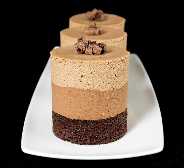 케이크 "3 개의 초콜렛": 단계별 제조법