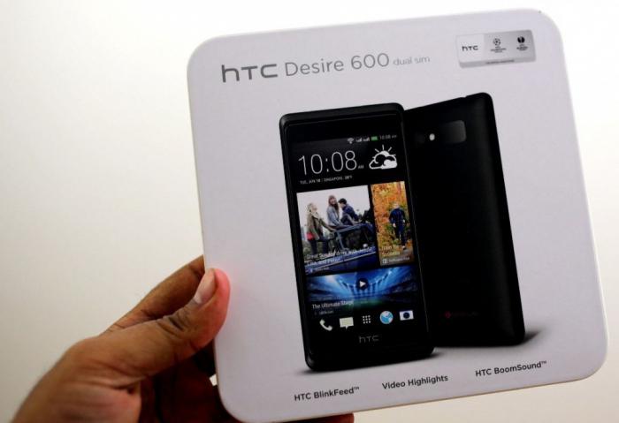 HTC 600 Dual Sim. 휴대 전화 HTC Desire 600 Dual Sim